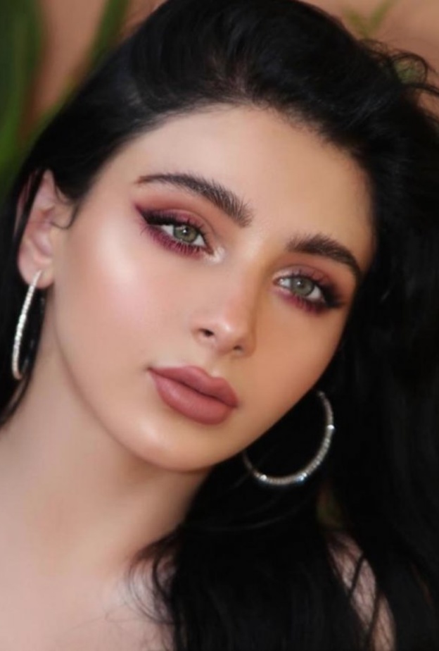  مكياج مميز من غادة