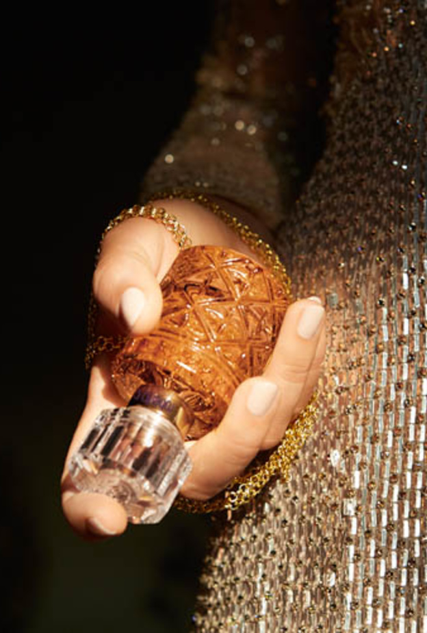 أطلقت علامة روبرتو كافالي عطرها الجديد