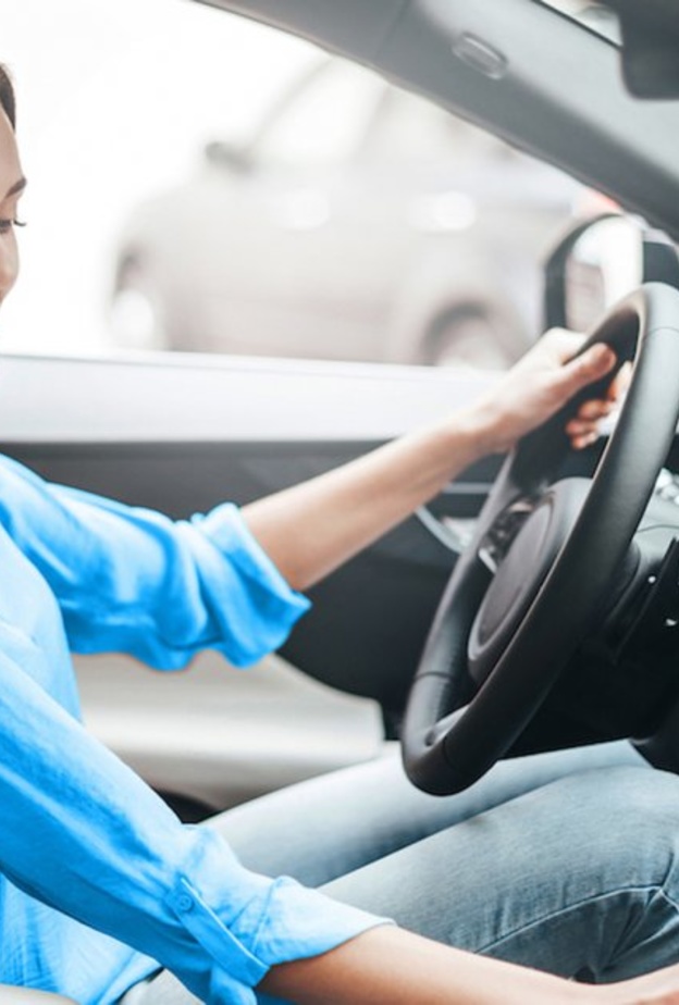 4 خطوات تجعلك تقودين سيارتك بعيداً عن التوتر