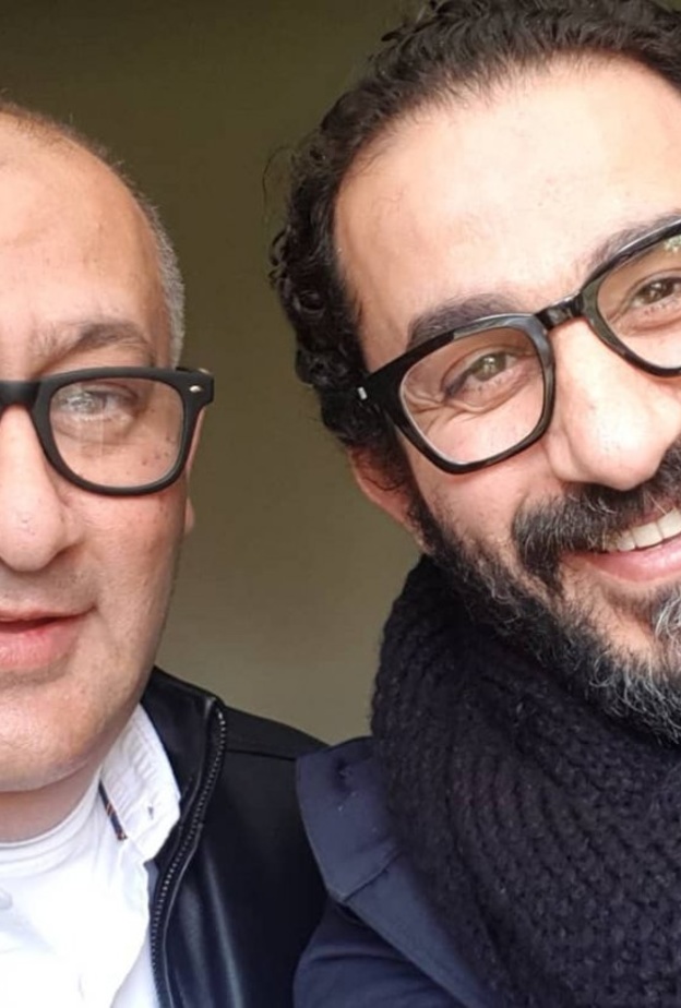 احمد حلمي يكشف عن صورة شقيقه خالد