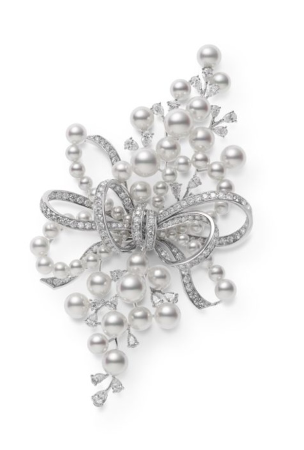 بروش لؤلؤ طبيعي من ميكيموتو Mikimoto