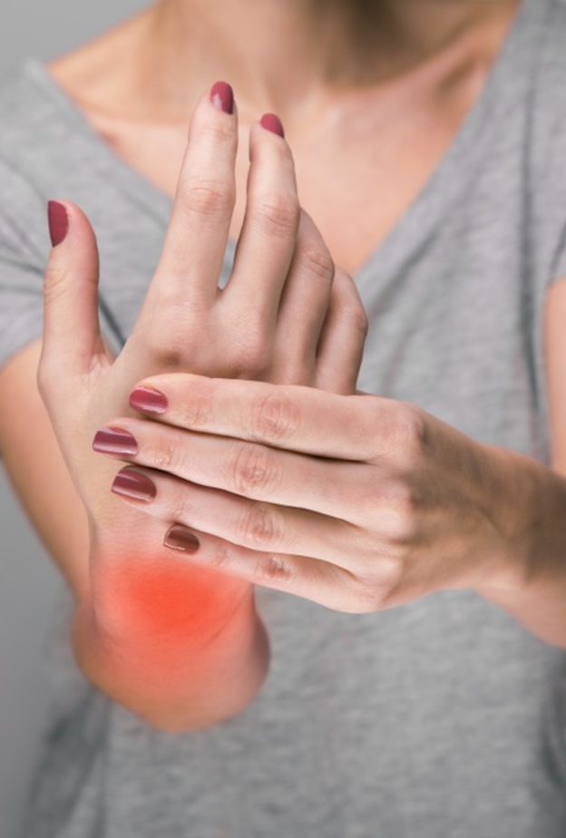 اعراض التهاب المفاصل الروماتويدي عند الكبار وطرق علاجه