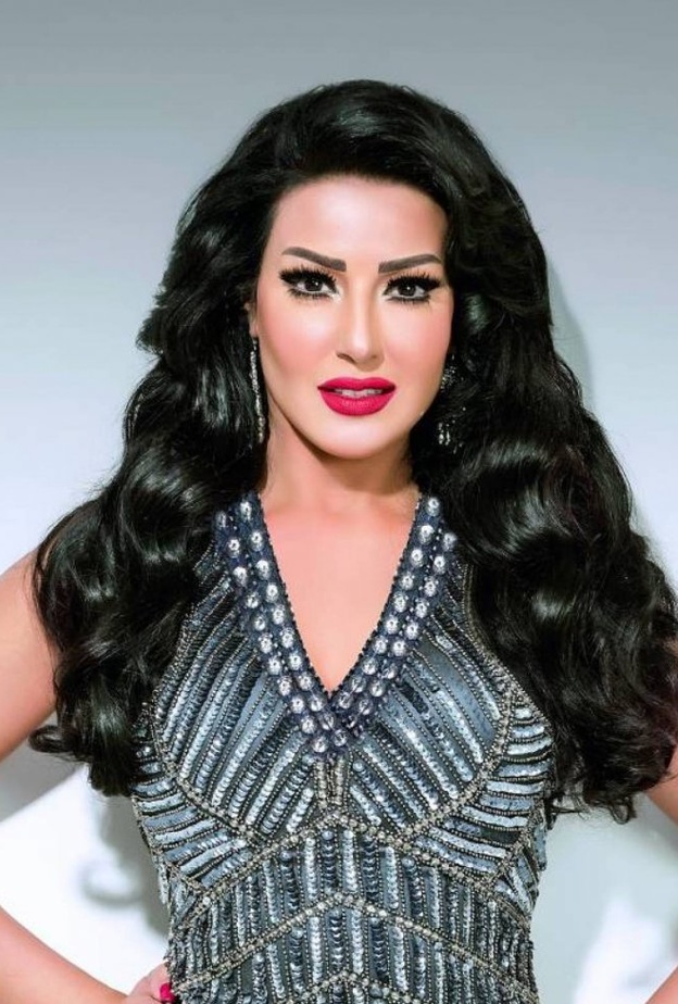 سمية الخشاب اشتهرت سابفا بشعرها الطويل