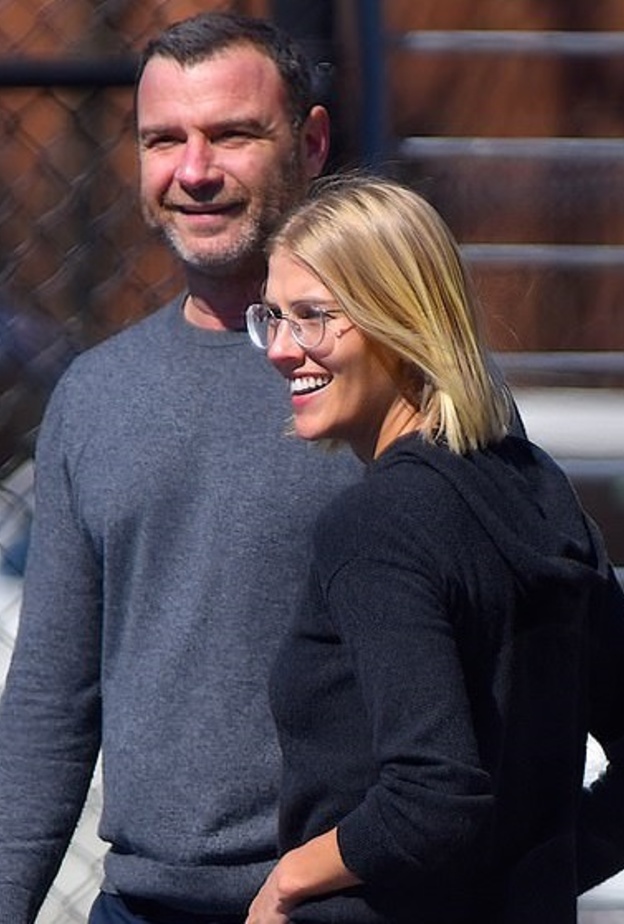 ليف شرايبر وحبيبته