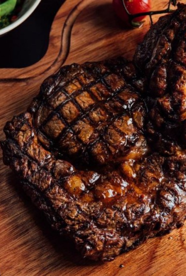 رجل برج الحوت بحاجة إلى تناول الأطعمة الغنية بالحديد والبروتين والمفيدة للدم