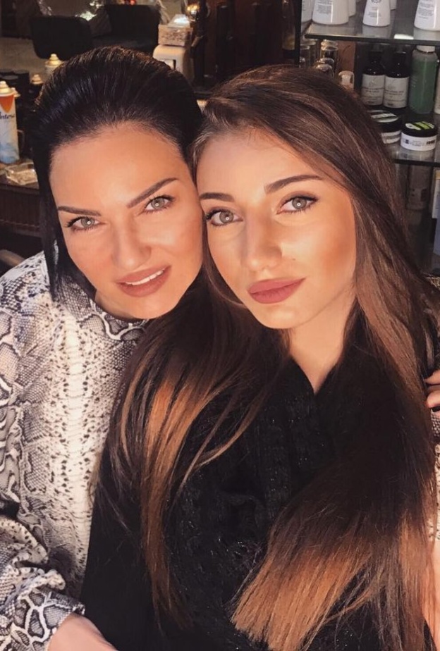 ابنة صفاء سلطان تتسبب ببكاء والدتها