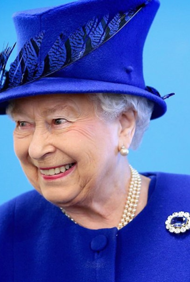 توقيع ملكة بريطانيا الرسمي Elizabeth R