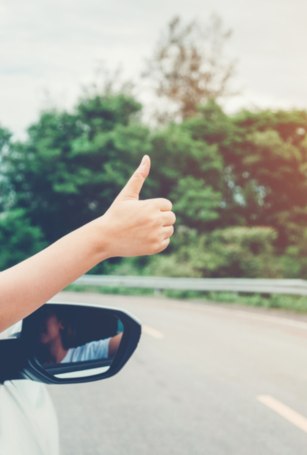 ما هي الخطوات الاساسية لتفادي المشكلات عند القيادة لمسافات طويلة