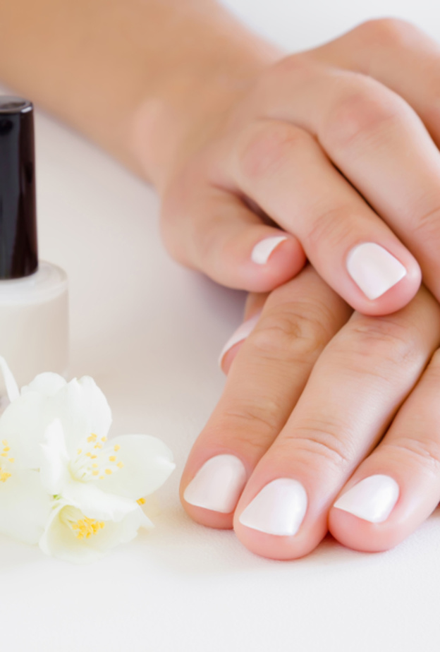 جربي الخدع التالية لطلاء الأظافر