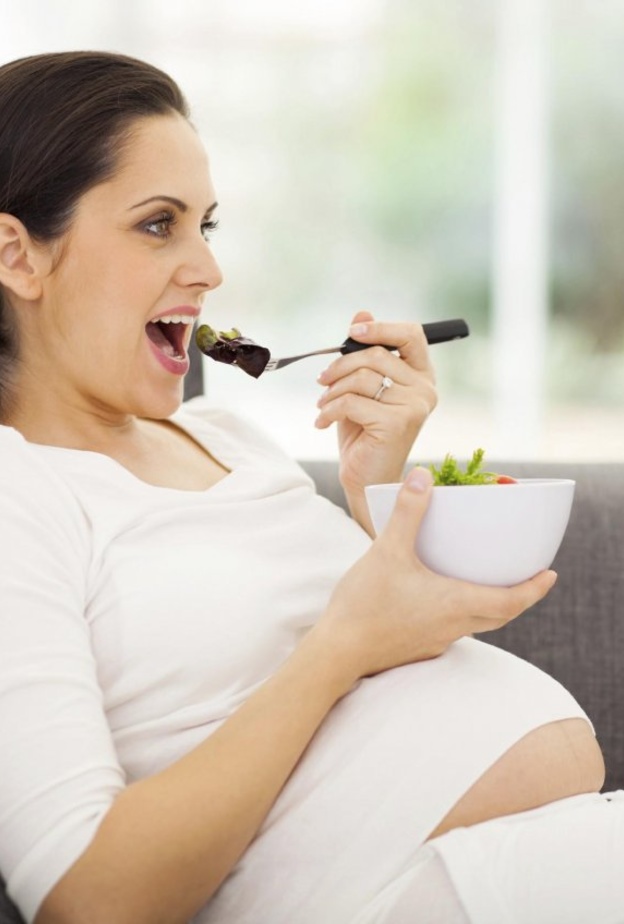 وصفات طبيعية لعلاج حرقة المعدة للحامل