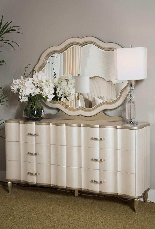 طقم سرير من Cal King المُنجد