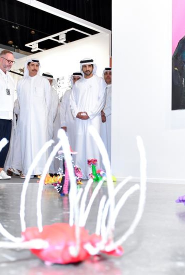 حمدان بن محمد يزور آرت دبي