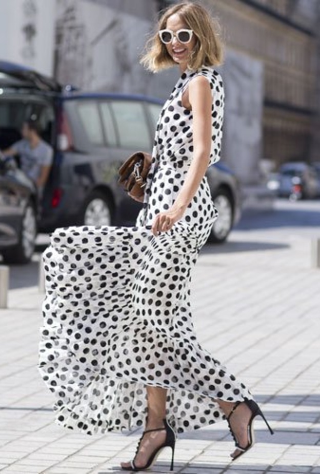 تألقي بموديلات فساتين ماكسي منقطة