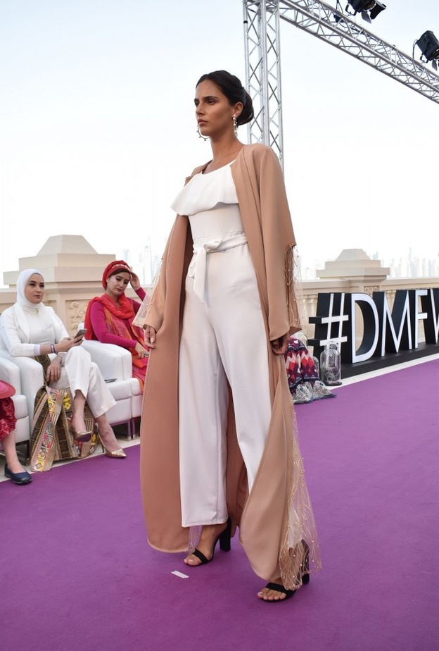 من تصاميم طلاب كلية الأزياء والتصميم في دبي