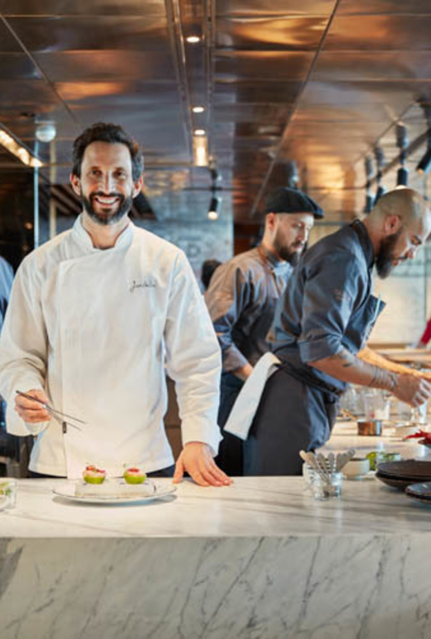 مطعم تاشكا للشيف البرتغالي الشهير جوزيه أفيليز