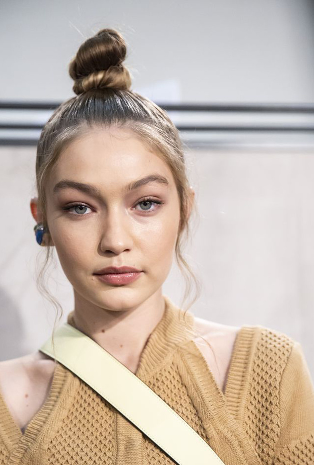 الكعكة الصغيرة موضة ربيع 2019 بأسلوب Fendi