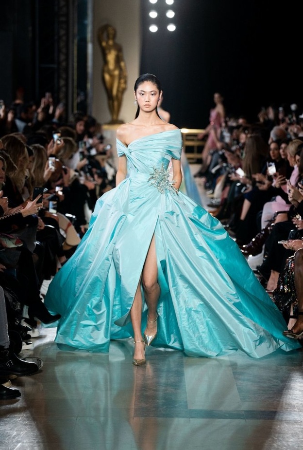 فستان وردي قصير