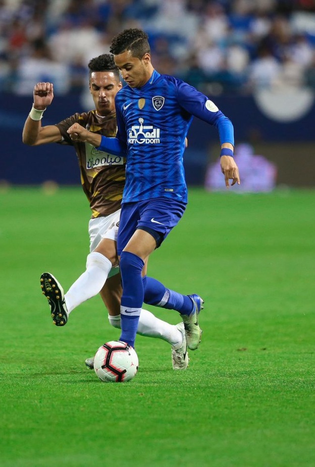بعد تعادل الهلال.. الدوري السعودي على صفيح ساخن