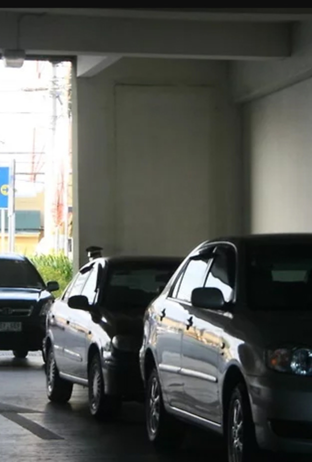 احرصي على ركن سيارتك في منطقة مضاءة جيدا