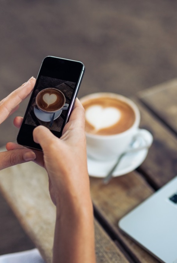 صور مواقع التواصل الجميلة تؤثر سلبا على الحالة النفسية