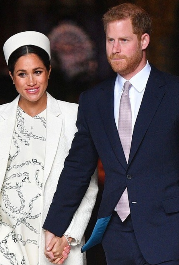 الملكة تكلف سكرتيرها السابق بمتابعة الأمير هاري وزوجته ميغان ماركل