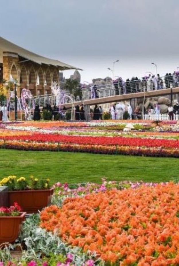 وضع اللمسات النهائية قبل انطلاق مهرجان الورد الطائفي 15 