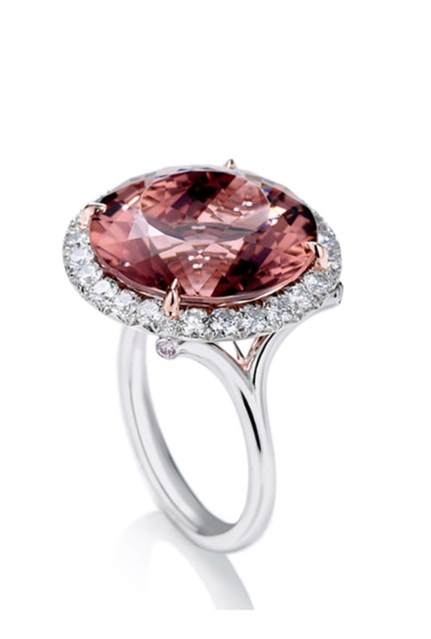 اللون الاحمر يرمز الى الحب