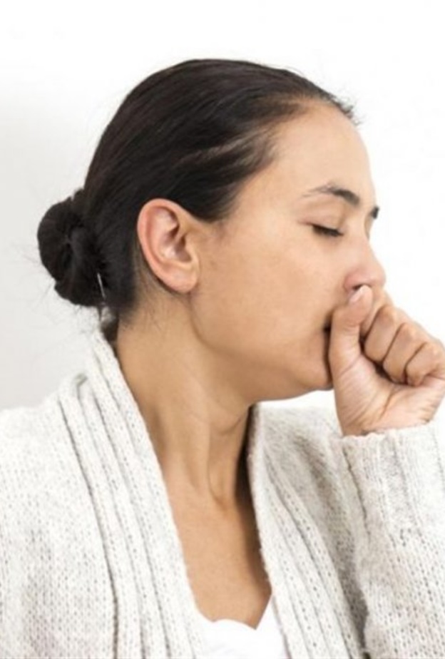 السعال من أعراض الالتهاب الرئوي