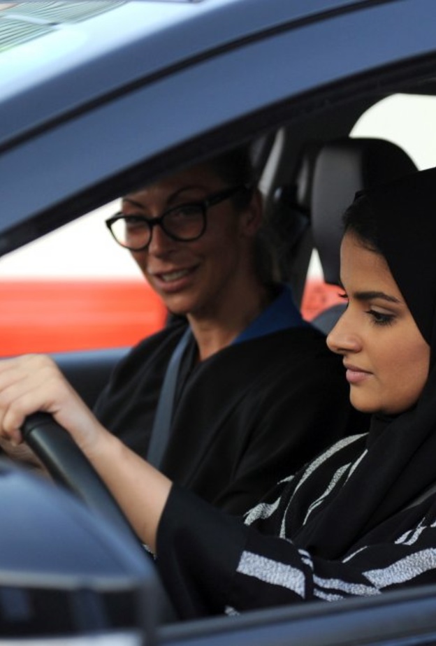 استخدمي أنظمة القيادة الآلية في سيارتك إن وجدت