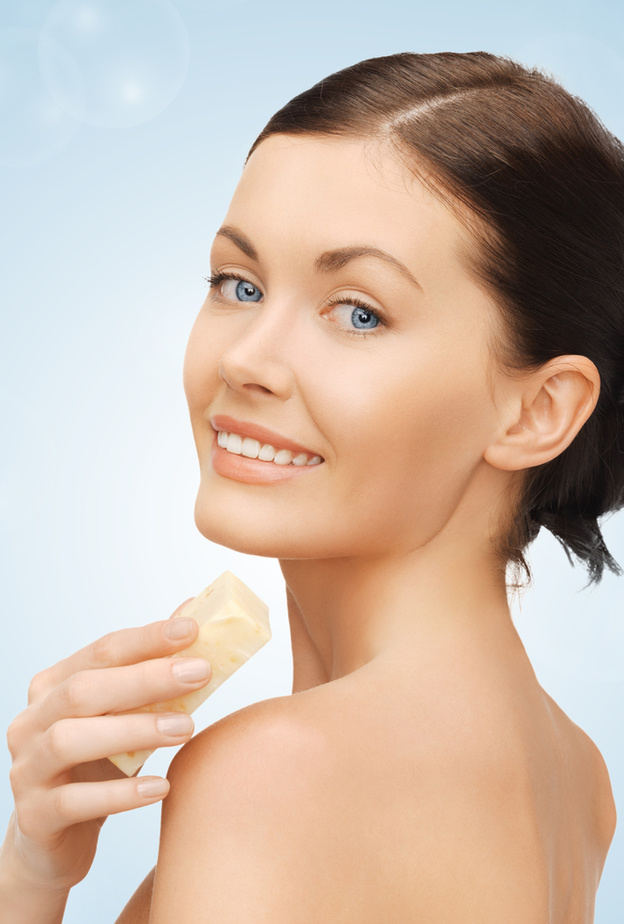 تعملي طريقة عمل صابون لتبييض الجسم