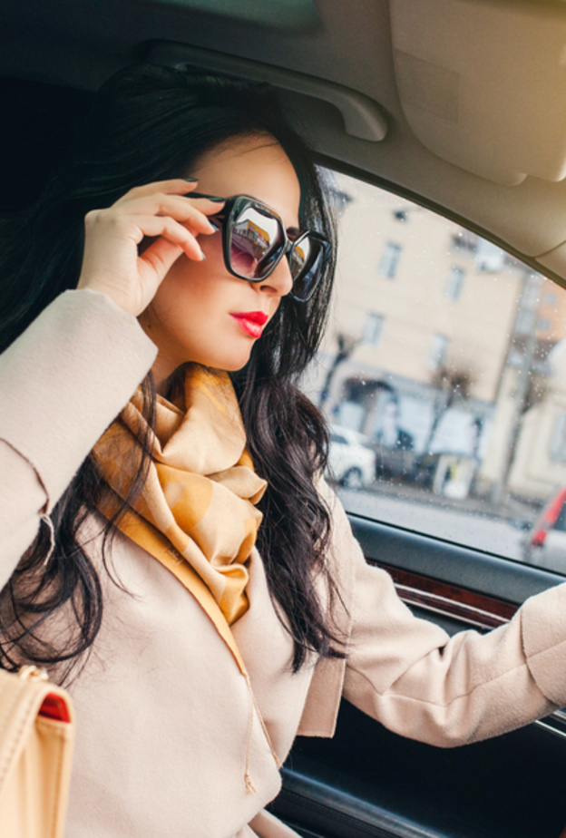 لكل ظروف في القيادة نظارات مخصصة يجب أن تختاريها بعناية لقيادة آمنة 