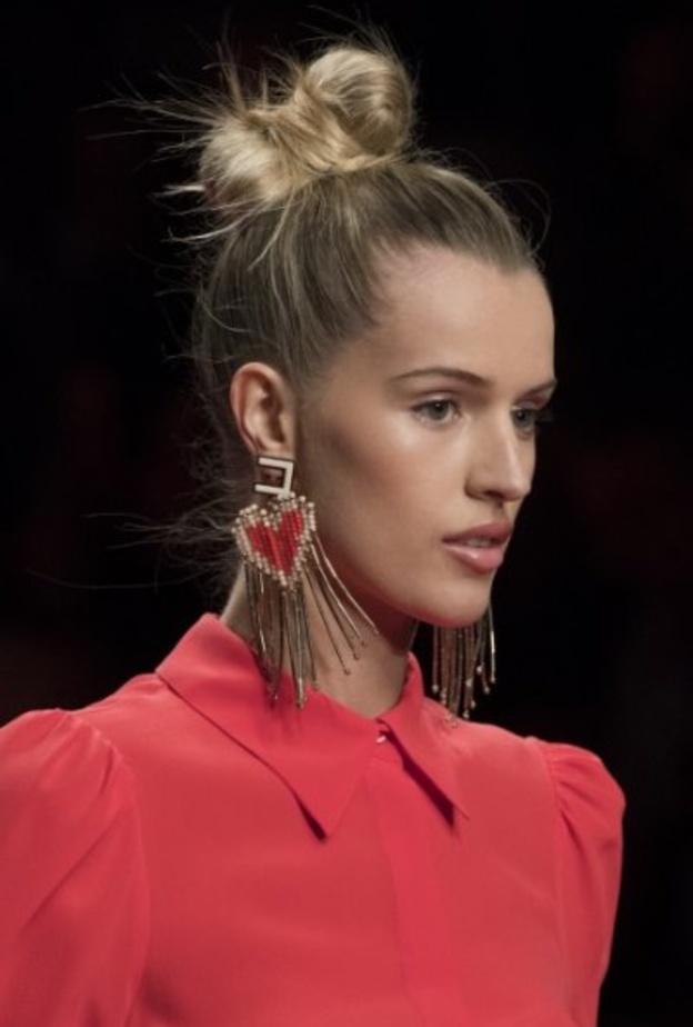 أحدث تسريحات الشعر المرفوعة