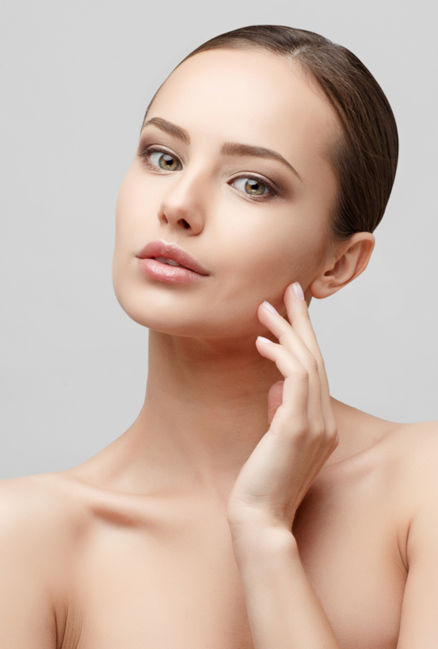  البشرة الصافية ذات اللون الواحد هي عنوان الجمال