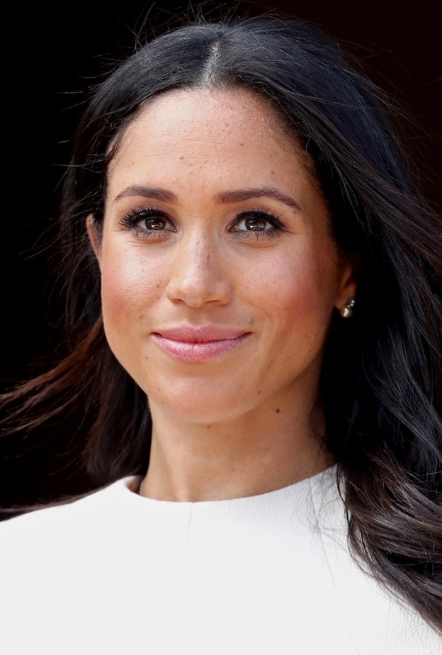 ملكة بريطانيا حذرت ميغان ماركل من الإساءة للعاملين في القصر