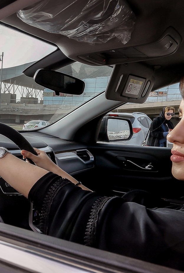  5 فوائد اقتصادية لقيادة المرأة للسيارة