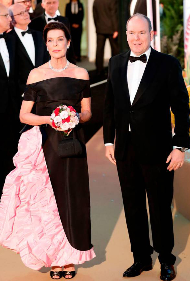 اطلالات أنيقة وراقية