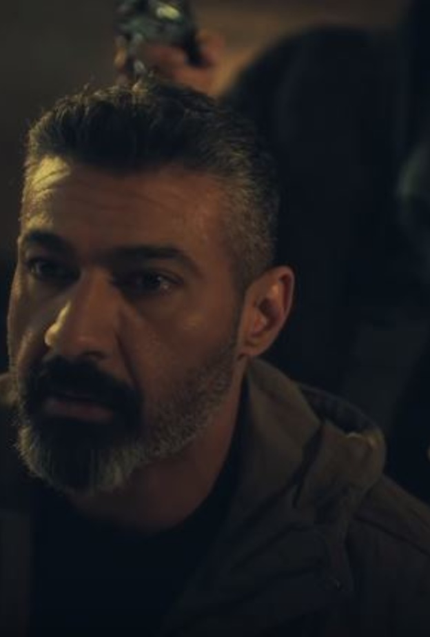 مسلسل لمس اكتاف