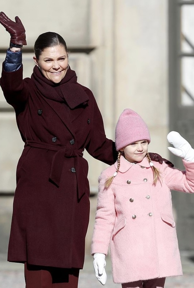 الأميرة فيكتوريا ترقص الفلوس