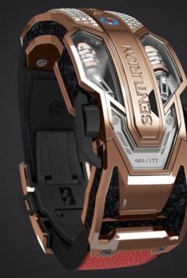 تم تصنيعه من مادة فضائية تعرف باسم "S177 Full Meteorite"