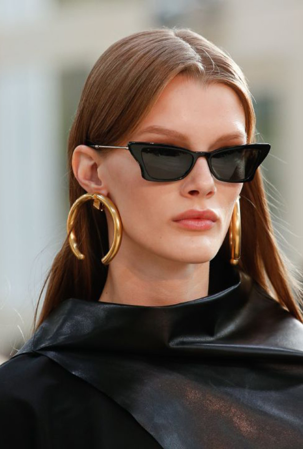  نظارات شمسية على شكل قلب من Balenciaga