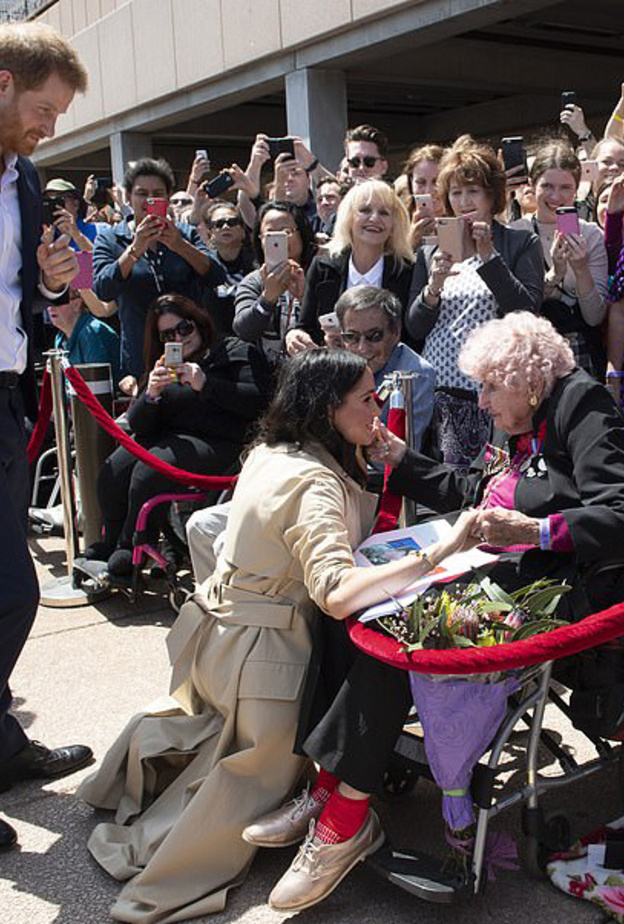 دافني دن أكبر معجبة بالأمير هاري وزوجته ميغان ماركل