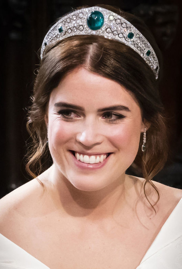 صور تيجان ملكية أيقونية في اطلالة الأميرات والملكات