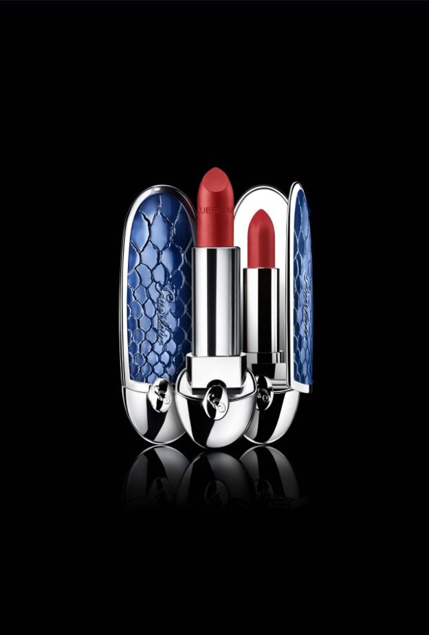 أحمر شفاه شبه خالي من اللمعيّة وقابل للتخصيص.. IT-COLOUR من Guerlain