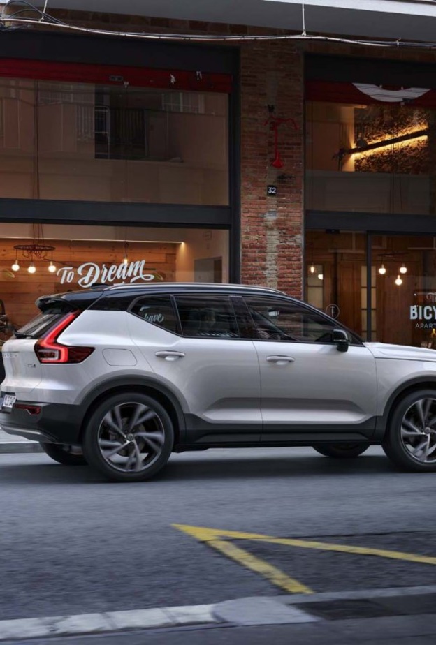 مواصفات كروس أوفر كهربائية من فولفو