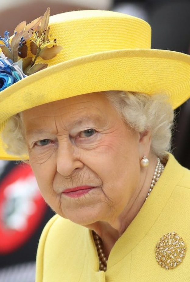 إعلان جديد عن وظيفة طاهي في القصر الملكي يكشف طعام الملكة المفضل