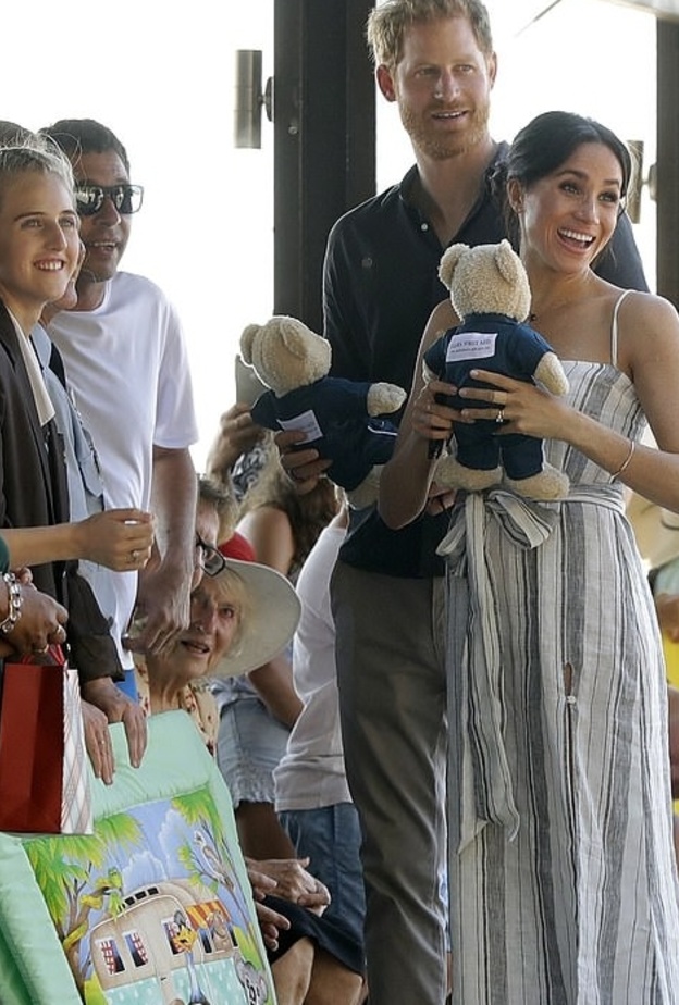 الأمير هاري وميغان ماركل تلقوا 236 هدية لطفلها القادم
