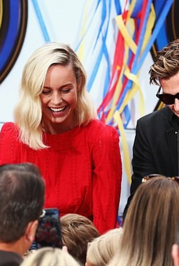 بري لارسون وكريس هيمسوورث