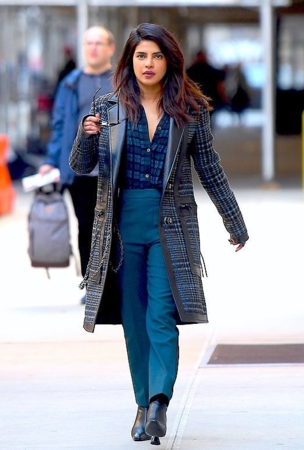 إطلالات بريانكا شوبرا اليومية فاخرة وعصرية