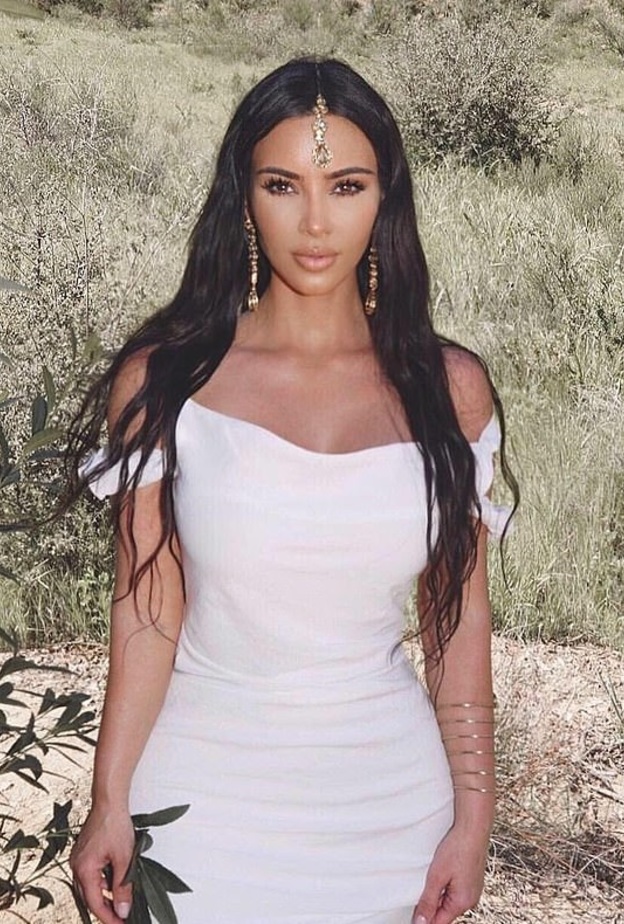 إطلالة هندية لكيم كاردشيان أشعلت مواقع التواصل