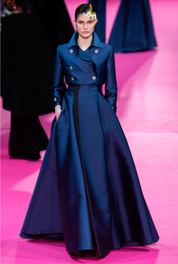  Jessie J بفستان بليزر طويل